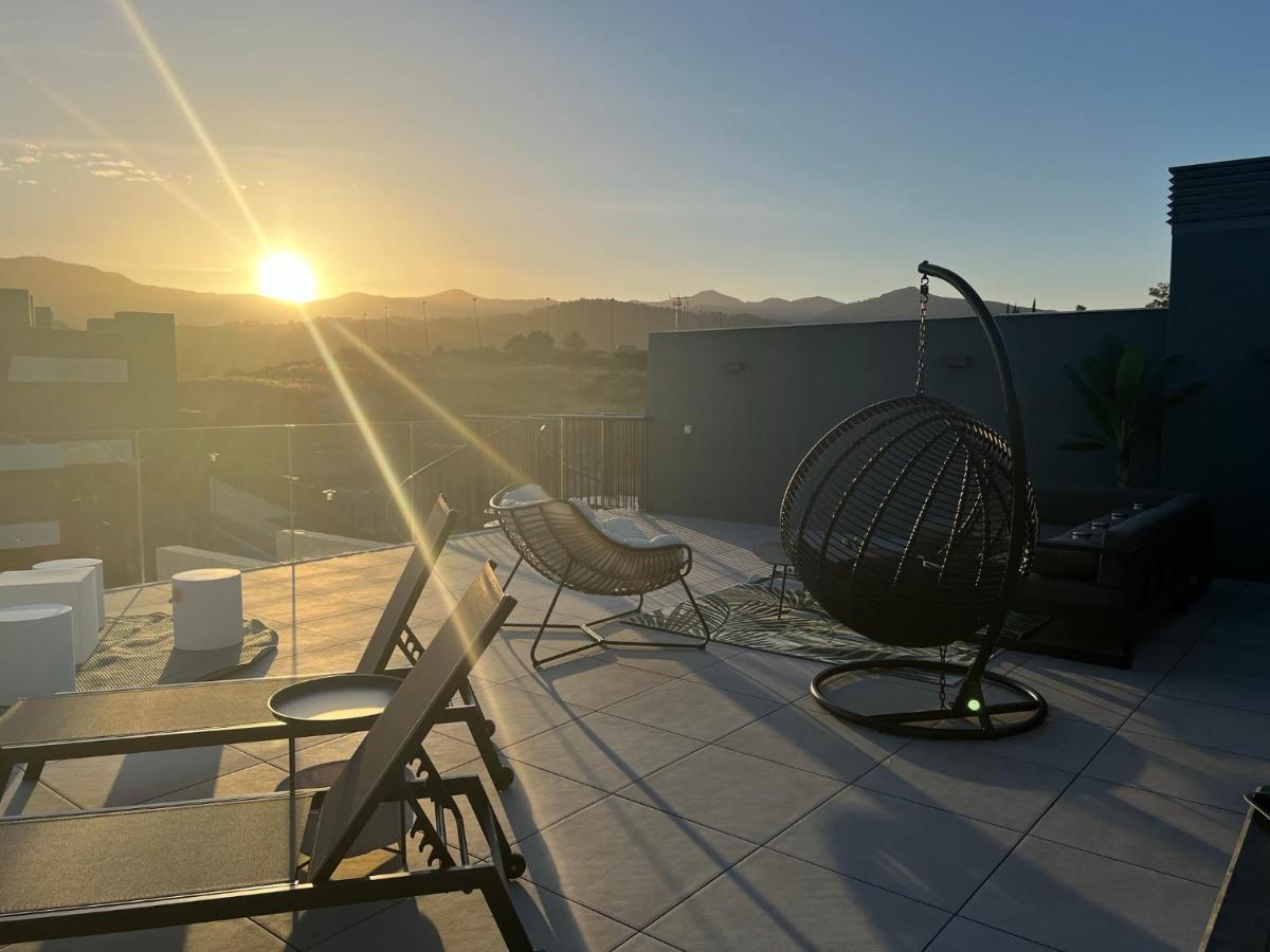 The Golden Oasis Penthouse Lejlighed Estepona Eksteriør billede