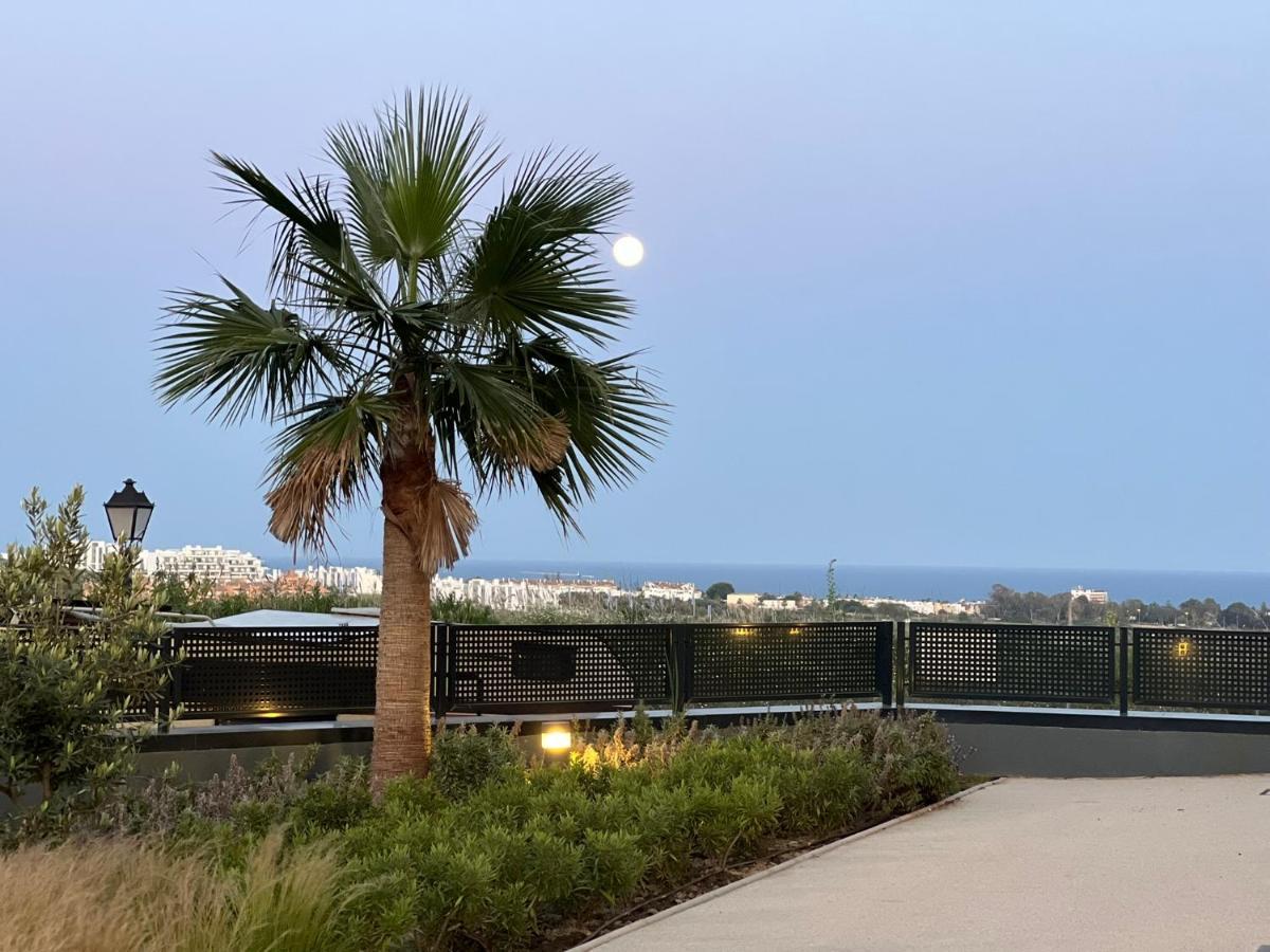 The Golden Oasis Penthouse Lejlighed Estepona Eksteriør billede